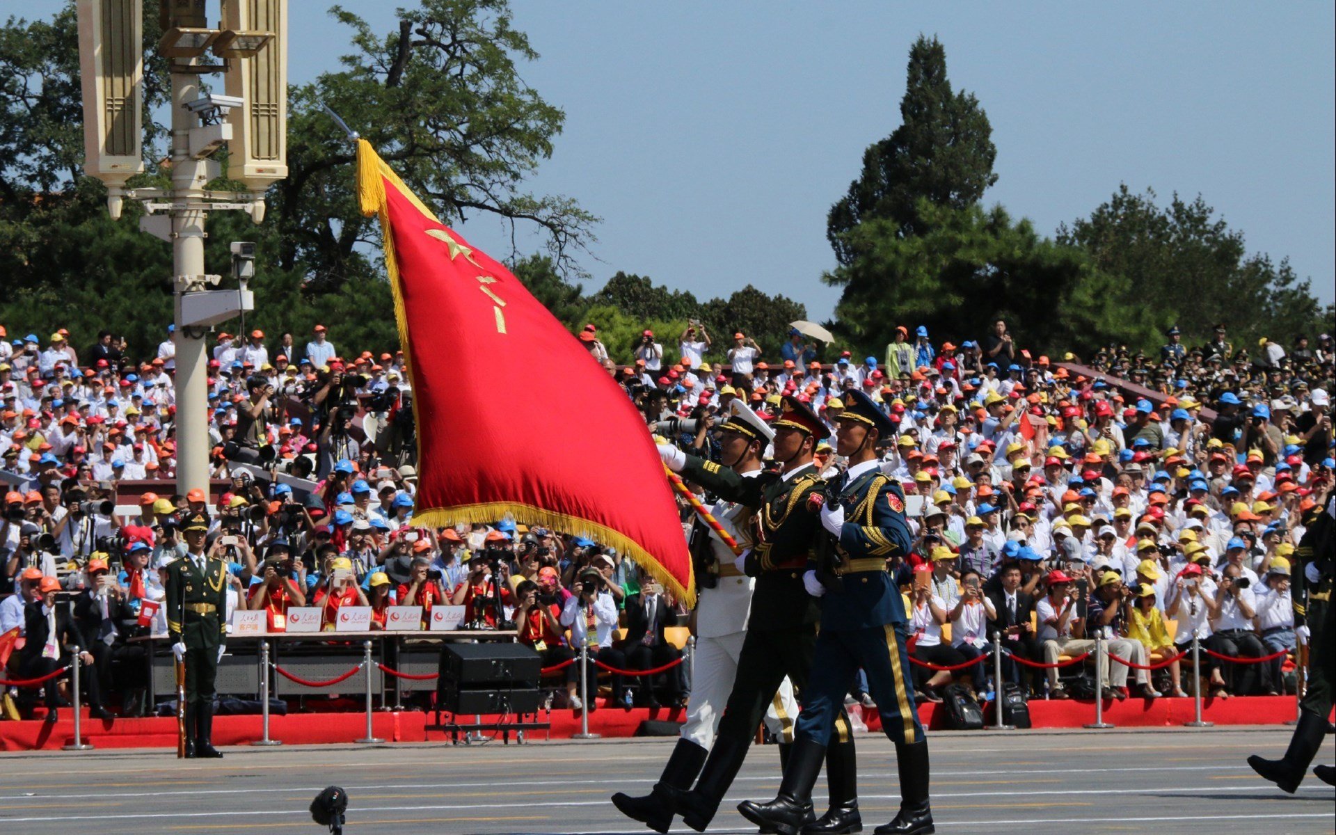 曼城客场-小胜本菲卡,稳固小组第一,曼城必胜